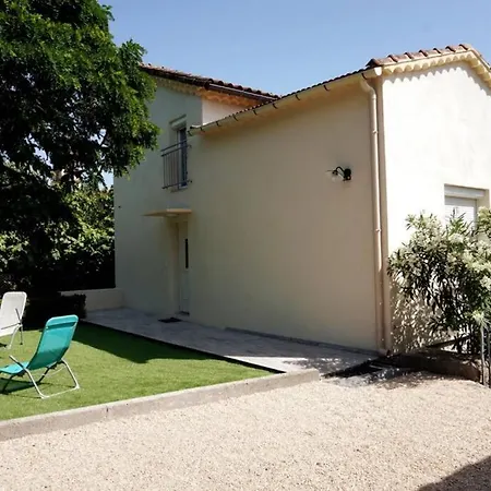Casa de Férias Magnanerie Leony : Maison Au Calme Avec Jardin *