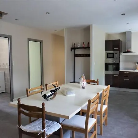 Casa de Férias Magnanerie Leony : Maison Au Calme Avec Jardin