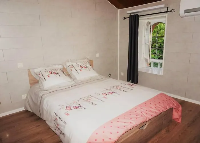בית נופש Magnanerie Leony : Maison Au Calme Avec Jardin